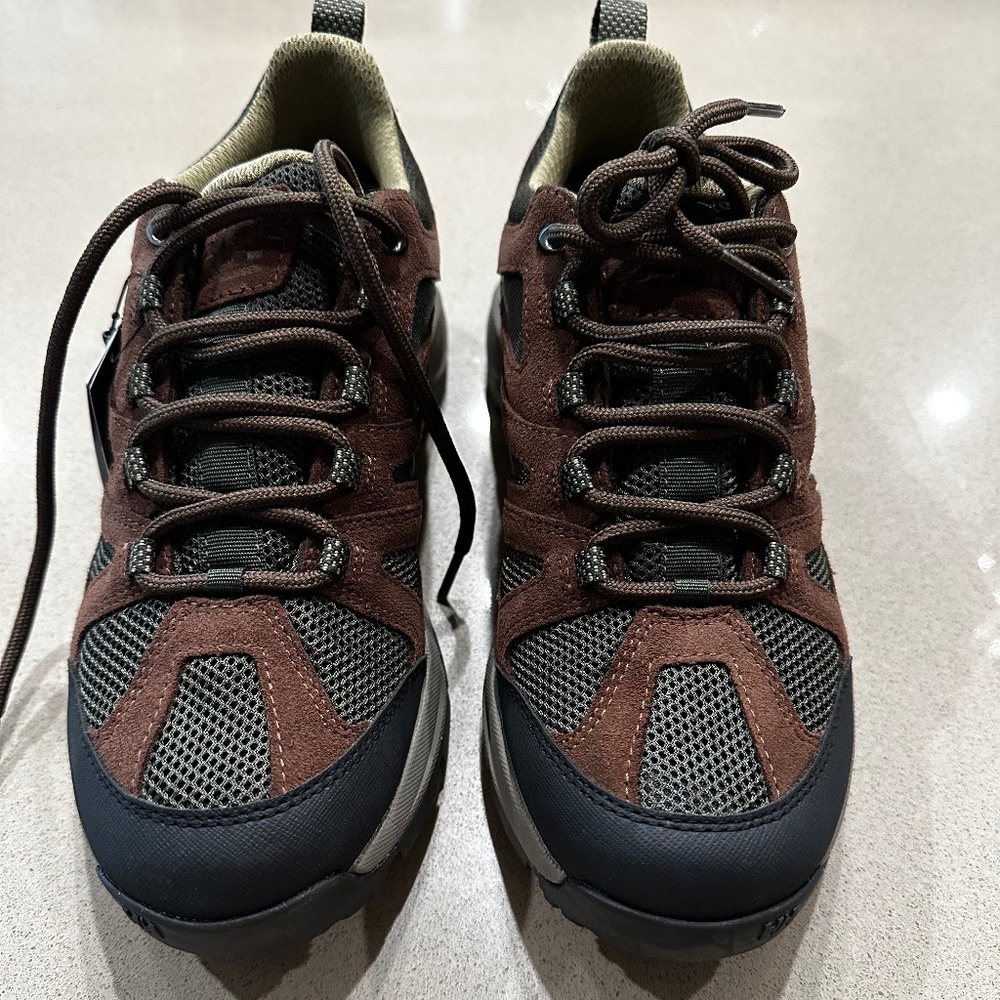 Women's Cascade Low-Cut Helly Tech® Hiking Shoes Size 6.5 - Brand New